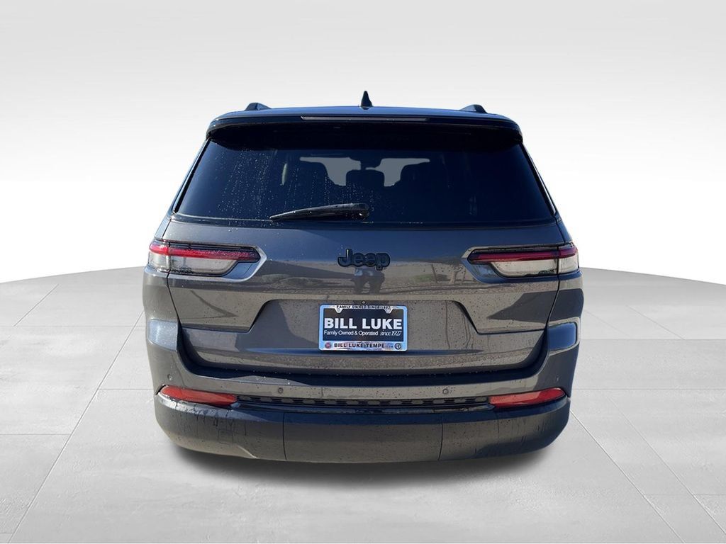 Used 2023 Jeep Grand Cherokee L Laredo RWD image 8