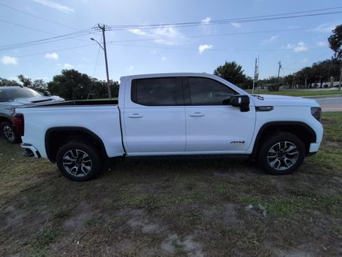Used 2022 GMC Sierra 1500 AT4 w/ AT4 Premium Package AWD/4WD image 3