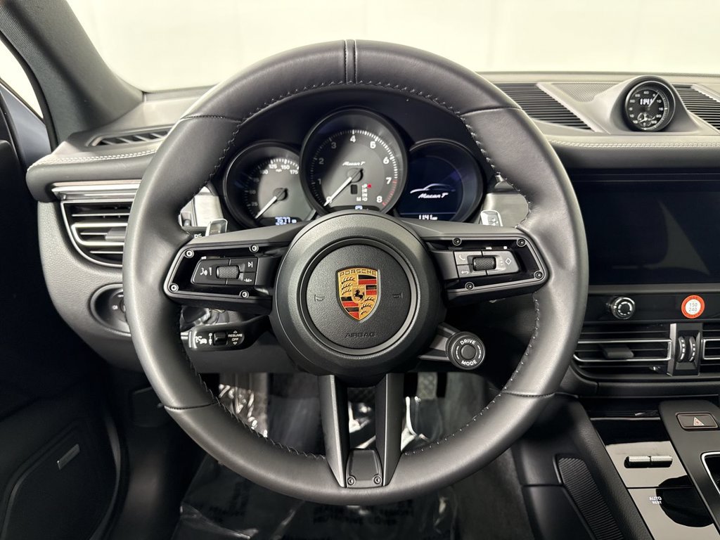 Certified 2026 Porsche Macan Turbo AWD/4WD image 35