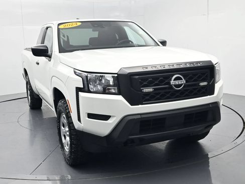 Used 2024 Nissan Frontier S AWD/4WD image 2