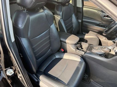 Used 2020 Toyota RAV4 XLE Premium AWD/4WD image 11