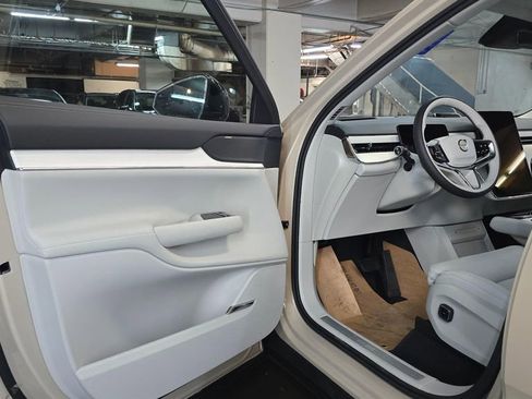 New 2025 Volvo EX90 Ultra image 19