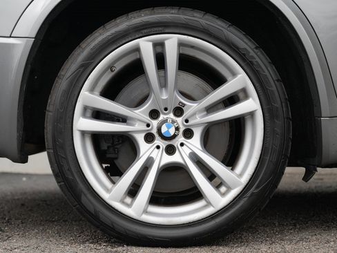 Used 2011 BMW X5 M image 11