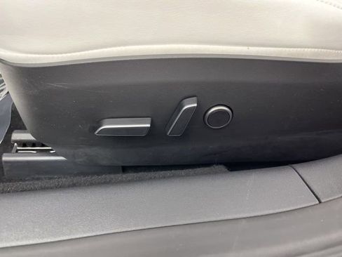 Used 2023 Tesla Model 3 Standard Range image 31