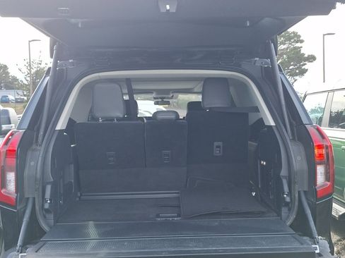 Used 2025 Ford Expedition Active image 6