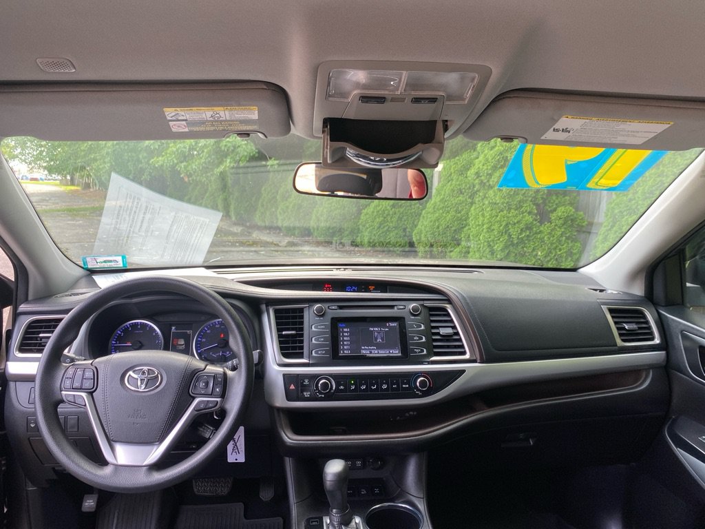 Used 2019 Toyota Highlander LE AWD/4WD image 16