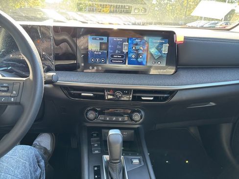 New 2026 Nissan Kicks SV image 11