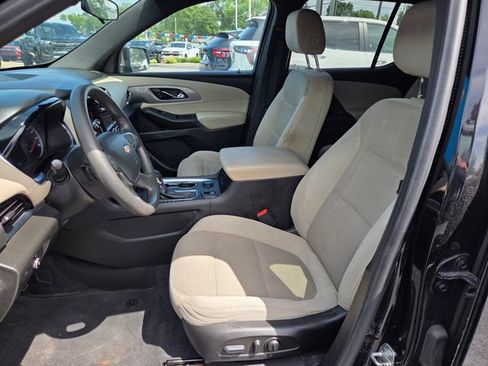 Used 2022 Chevrolet Traverse LS FWD image 10