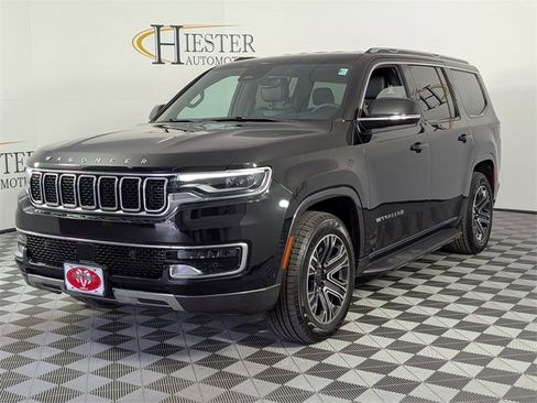 Used 2022 Jeep Wagoneer Series III w/ Rear Seat Video Group 1 image 4