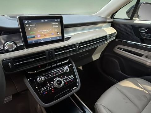 Used 2022 Lincoln Corsair FWD image 24