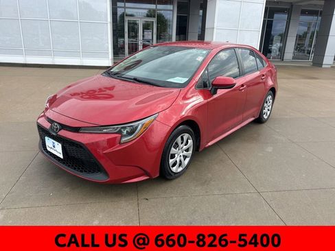 Used 2021 Toyota Corolla LE image 2