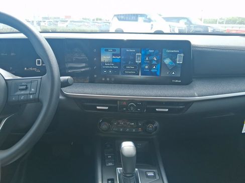 New 2026 Nissan Kicks SV w/ SV Premium Package FWD image 19