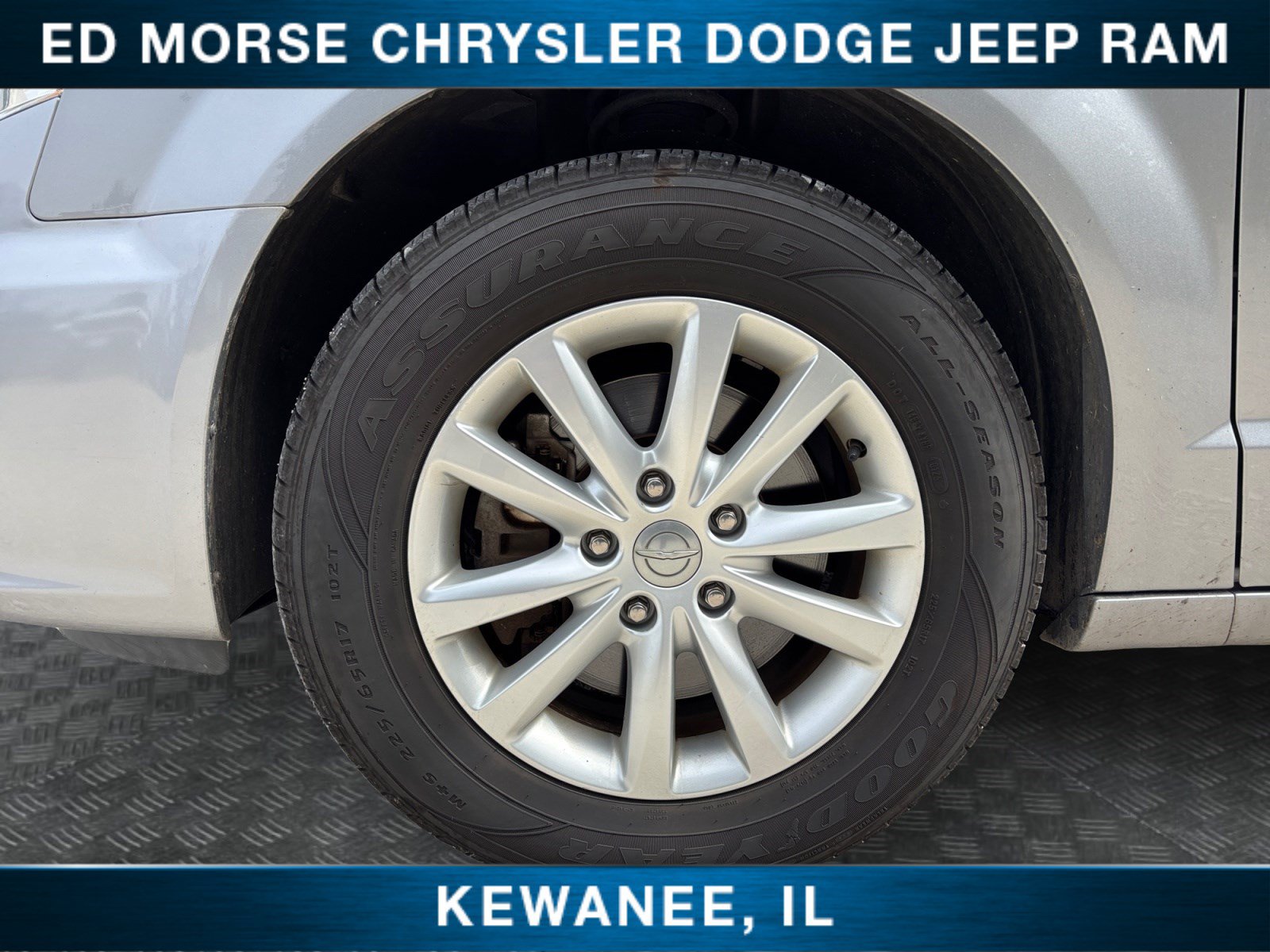 Used 2016 Chrysler Town & Country Limited Platinum FWD image 14