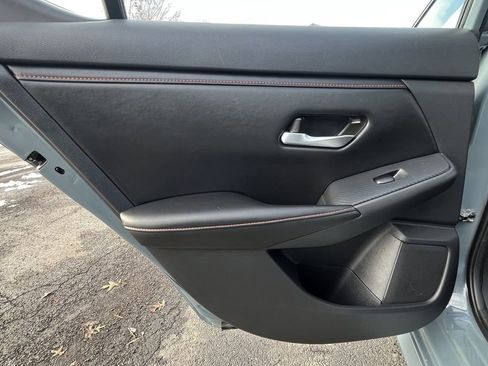 Used 2025 Nissan Sentra SR image 16