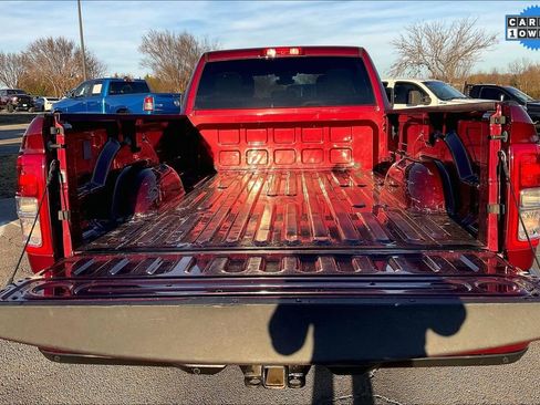 Used 2024 RAM 3500 Big Horn w/ Sport Appearance Package image 35
