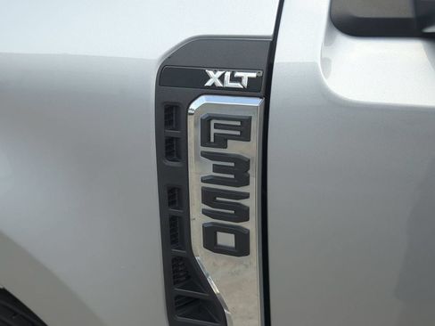 Used 2023 Ford F350 XLT AWD/4WD image 7