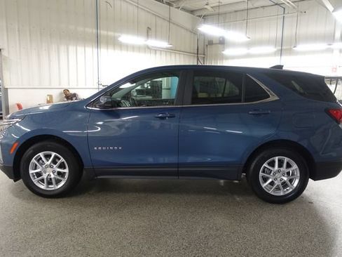 Used 2024 Chevrolet Equinox LT w/ LPO, Floor Liner Package FWD image 4