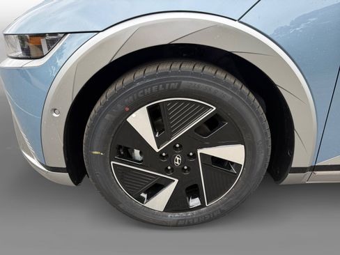 New 2026 Hyundai Ioniq 5 Limited RWD image 9