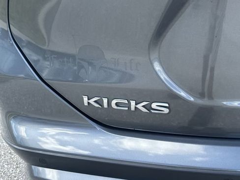 Used 2021 Nissan Kicks S FWD image 9