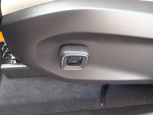 New 2025 Volvo EX90 Ultra image 15