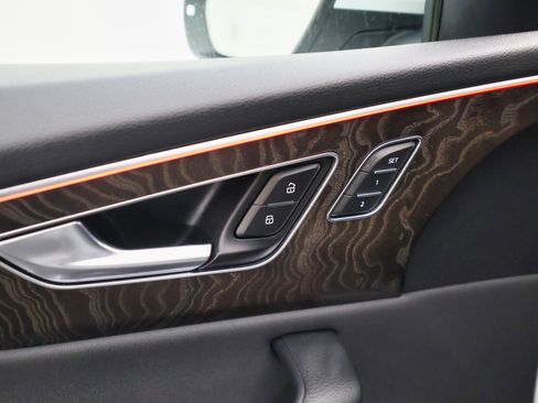 Used 2019 Audi Q8 Premium Plus w/ Premium Plus image 21