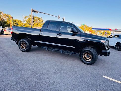 Used 2017 Toyota Tundra SR5 image 3