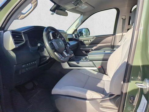 Used 2022 Toyota Tundra SR5 w/ SR5 Convenience Package AWD/4WD image 9