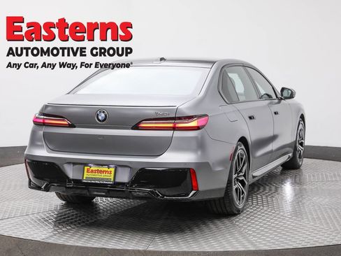 Used 2023 BMW 740i w/ Executive Package RWD image 5