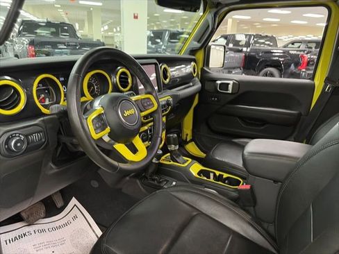 Used 2022 Jeep Wrangler Unlimited Sahara AWD/4WD image 16