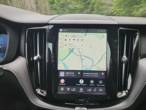 Certified 2025 Volvo XC60 T8 Core AWD/4WD image 18