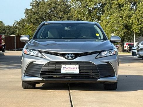 Used 2023 Toyota Camry XLE FWD image 2