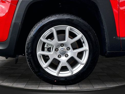 Certified 2023 Jeep Renegade Latitude w/ Premium Group image 10