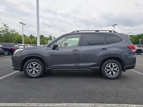 Used 2023 Subaru Forester Premium AWD/4WD image 8