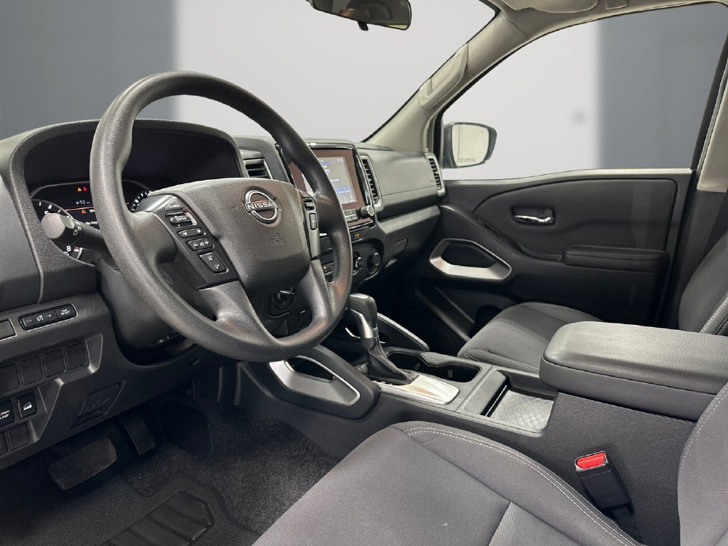 Used 2023 Nissan Frontier SV AWD/4WD image 13