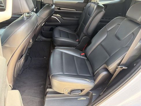 Used 2025 Kia Telluride S image 15
