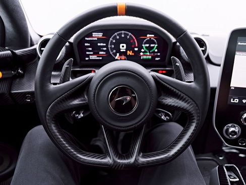 Used 2019 McLaren Senna RWD image 73