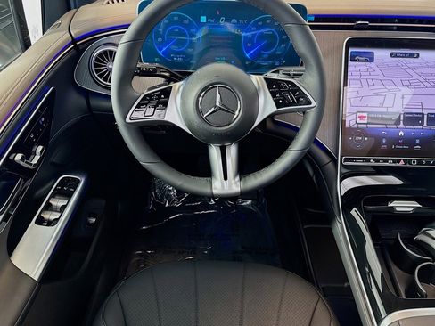 New 2026 Mercedes-Benz EQE 320 4MATIC SUV image 20
