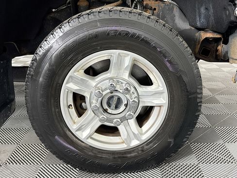 Used 2017 Ford F250 XLT w/ Snow Plow Prep Package image 25