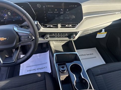 New 2026 Chevrolet Equinox LT w/ LPO, Floor Liner Package image 18