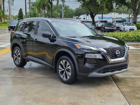 Used 2023 Nissan Rogue SV w/ SV Premium B Package FWD image 3
