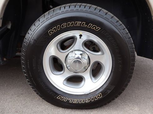 Used 2004 Ford Explorer Sport Trac XLT image 41