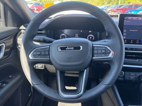 Used 2025 Jeep Compass Limited w/ High Altitude Package AWD/4WD image 31