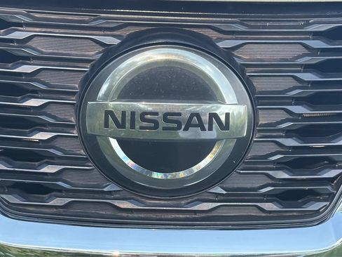 Used 2018 Nissan Rogue SV w/ Premium Package AWD/4WD image 28