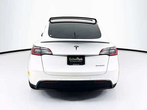 Used 2022 Tesla Model Y Performance AWD/4WD image 7