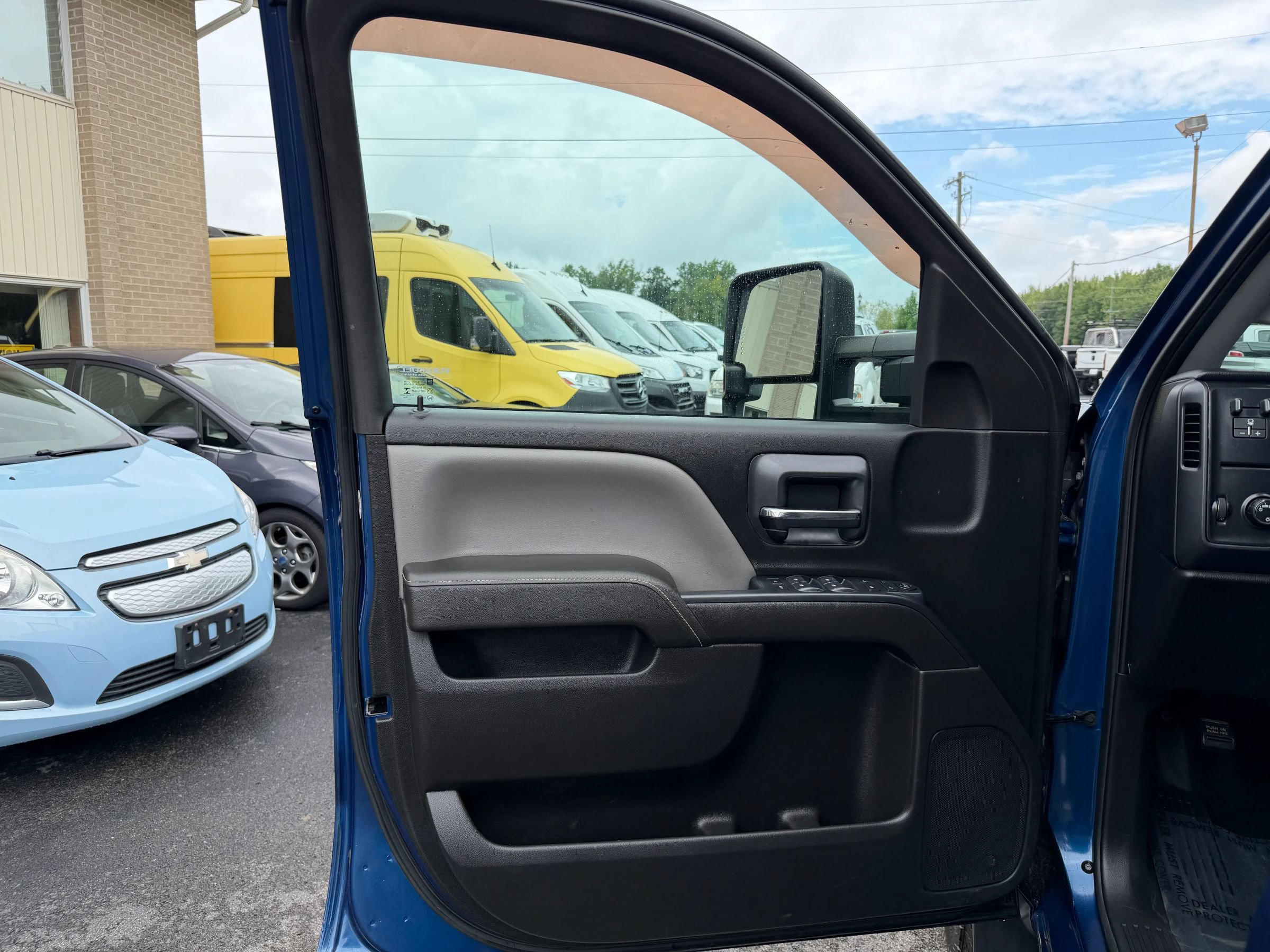Used 2015 Chevrolet Silverado 3500 W/T w/ WT Convenience Package AWD/4WD image 13