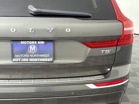 Used 2018 Volvo XC60 T5 Momentum w/ Convenience Package AWD/4WD image 24