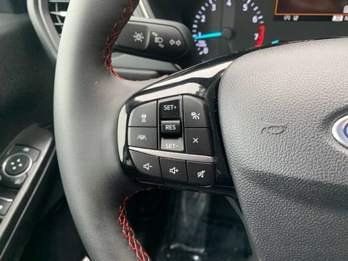 Used 2022 Ford Escape SEL w/ SEL Stealth AWD Package image 21