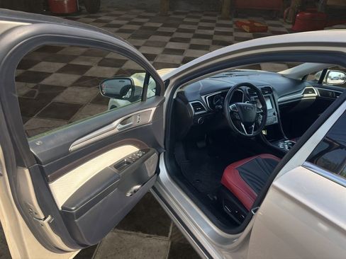 Certified 2019 Ford Fusion SE w/ Equipment Group 151A image 13