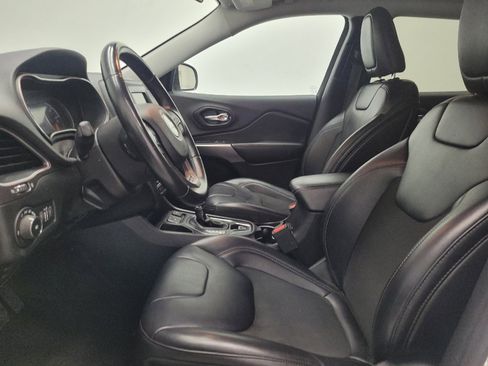 Used 2019 Jeep Cherokee Latitude Plus image 17