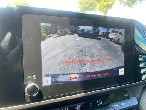 Used 2025 Toyota Camry SE FWD image 20